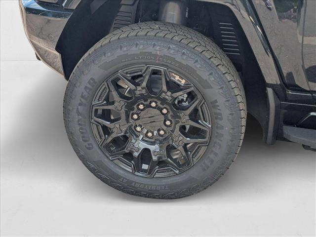 Photo of 2025 Void Black GMC HUMMER EV SUV