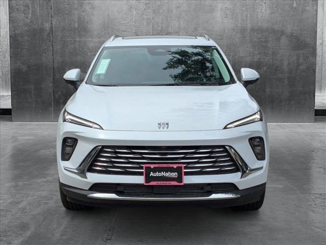 Photo of 2025 Iridescent White Tricoat Buick Envision