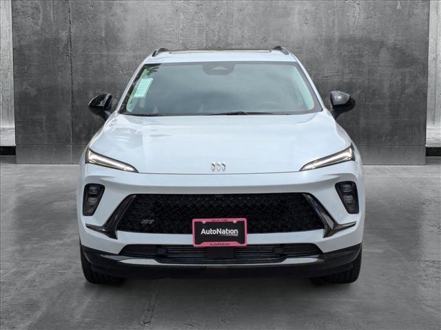 Photo of 2025 Iridescent White Tricoat Buick Envision