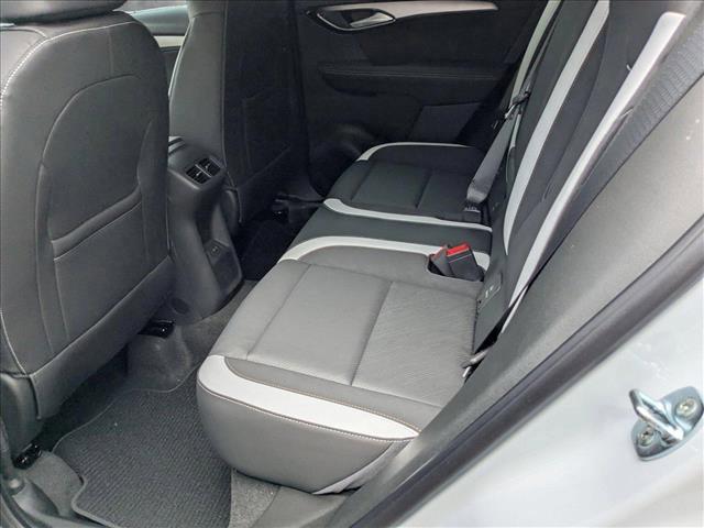Photo of 2025 Iridescent White Tricoat Buick Envision