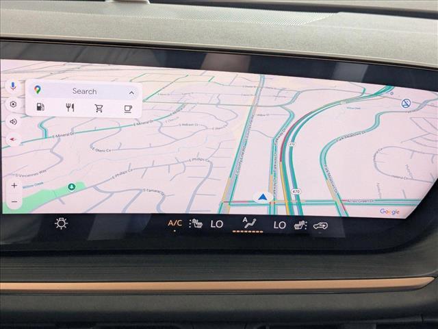 Photo of 2025 Iridescent White Tricoat Buick Envision