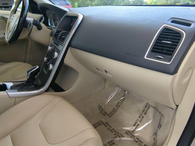 Photo of 2015 Rich Java Metallic Volvo XC60