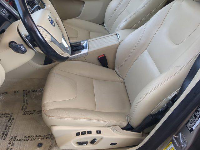 Photo of 2015 Rich Java Metallic Volvo XC60