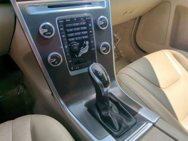 Photo of 2015 Rich Java Metallic Volvo XC60