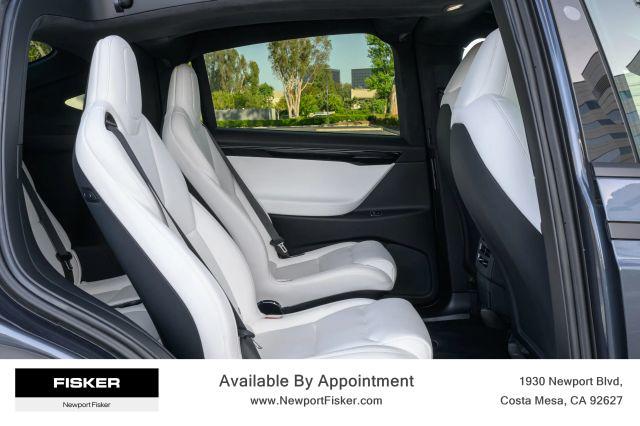 Photo of 2019 Gray Tesla Model X