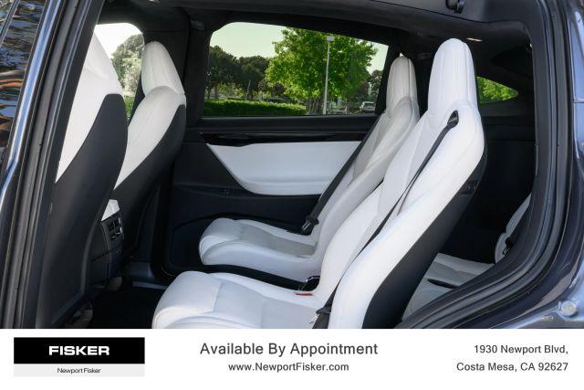 Photo of 2019 Gray Tesla Model X