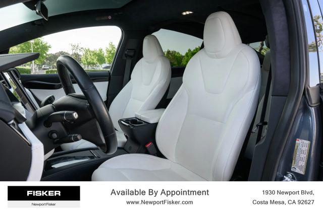 Photo of 2019 Gray Tesla Model X