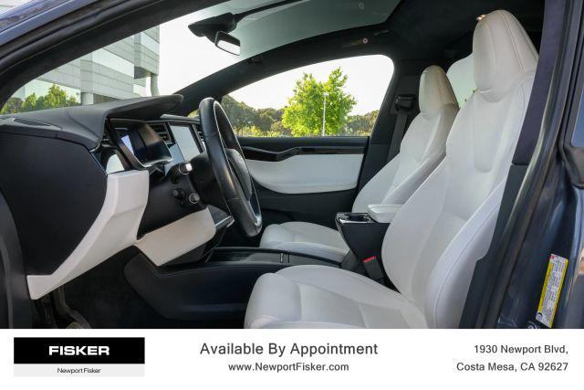Photo of 2019 Gray Tesla Model X
