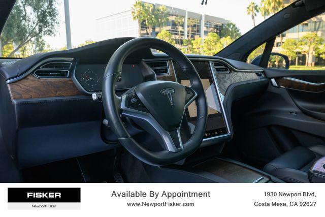 Photo of 2018 Gray Tesla Model X