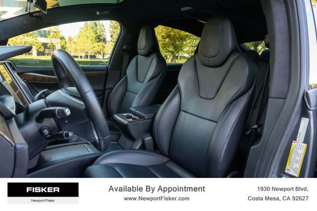 Photo of 2018 Gray Tesla Model X