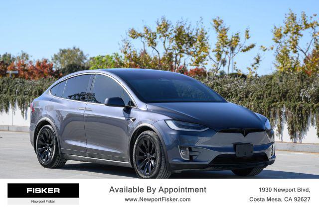 Photo of 2018 Gray Tesla Model X