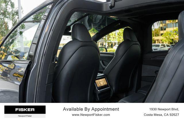 Photo of 2022 Gray Tesla Model X