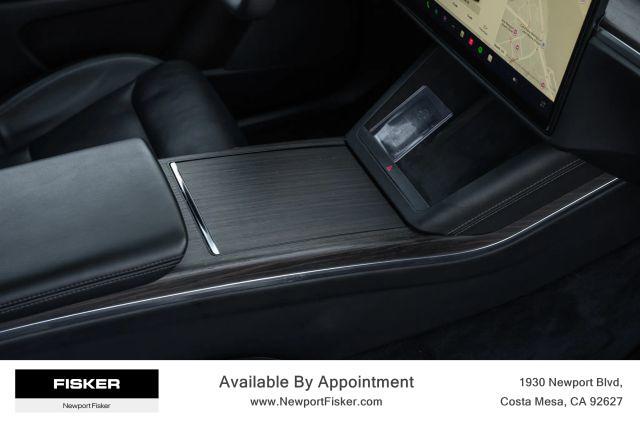 Photo of 2022 Gray Tesla Model X