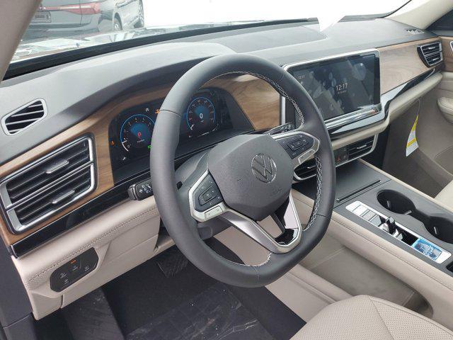 Photo of 2025 Deep Black Pearl Volkswagen Atlas