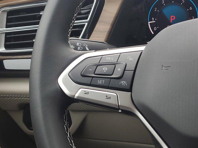 Photo of 2025 Deep Black Pearl Volkswagen Atlas