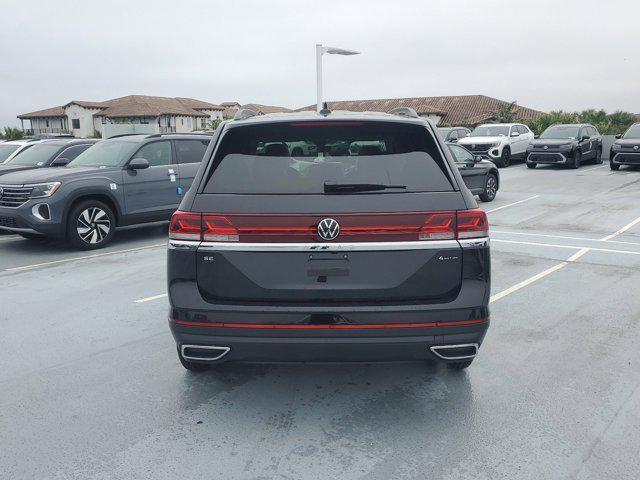Photo of 2025 Deep Black Pearl Volkswagen Atlas