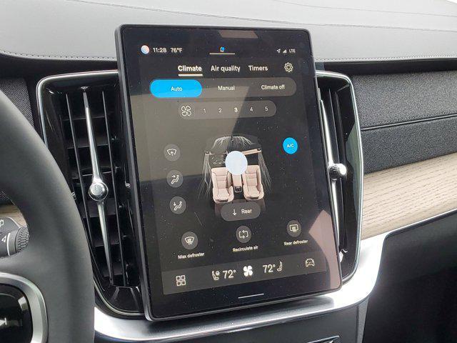 Photo of 2025 Silver Dawn Metallic Volvo XC90
