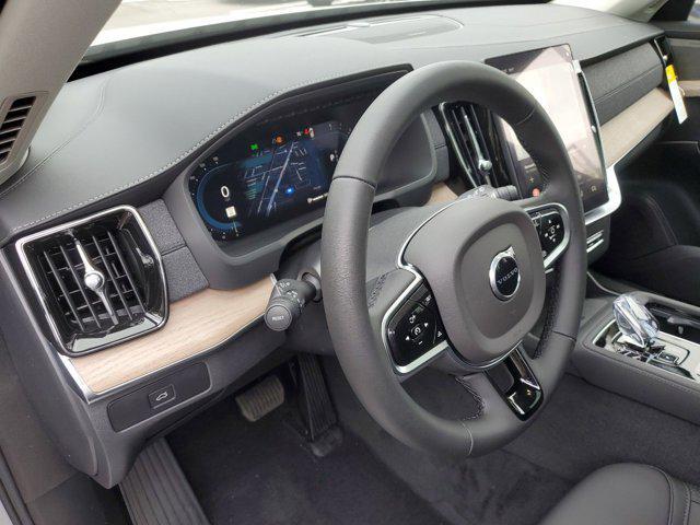 Photo of 2025 Silver Dawn Metallic Volvo XC90