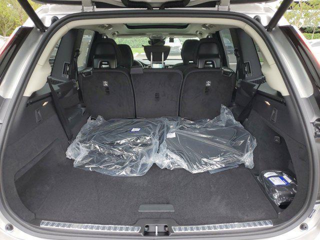 Photo of 2025 Silver Dawn Metallic Volvo XC90