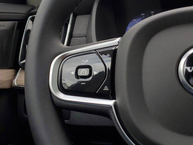 Photo of 2025 Silver Dawn Metallic Volvo XC90
