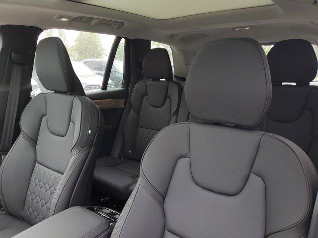 Photo of 2025 Silver Dawn Metallic Volvo XC90