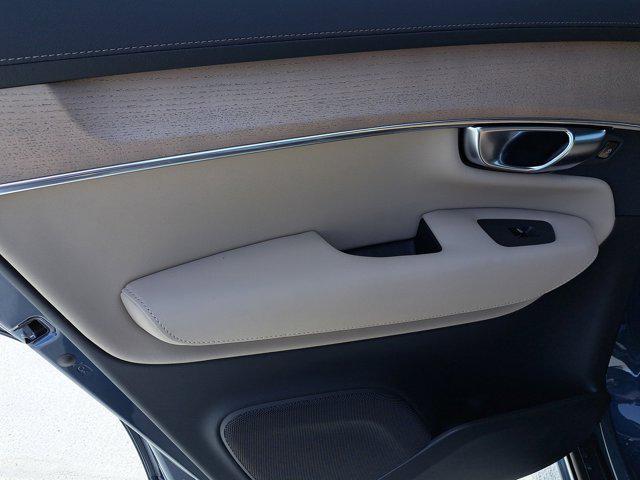 Photo of 2026 Denim Blue Metallic Volvo XC90