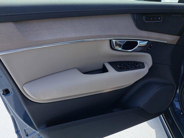 Photo of 2026 Denim Blue Metallic Volvo XC90