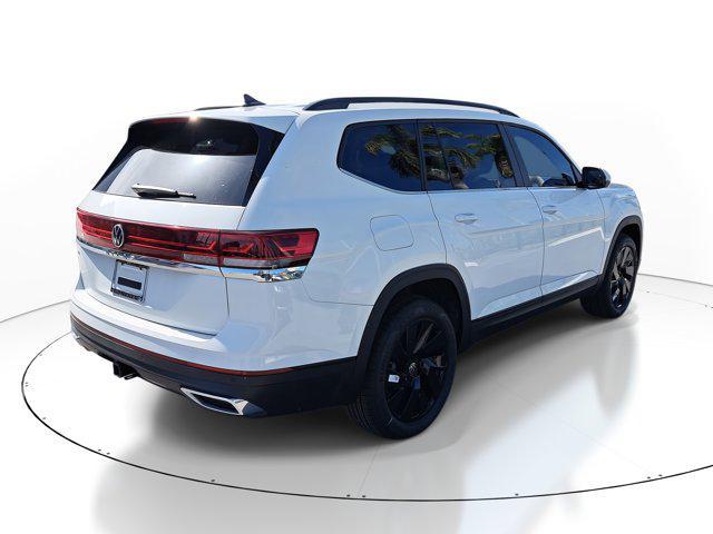 Photo of 2025 Pure White Volkswagen Atlas
