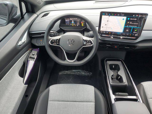 Photo of 2025 Silver Mist Metallic Volkswagen ID.4