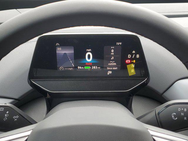 Photo of 2025 Silver Mist Metallic Volkswagen ID.4