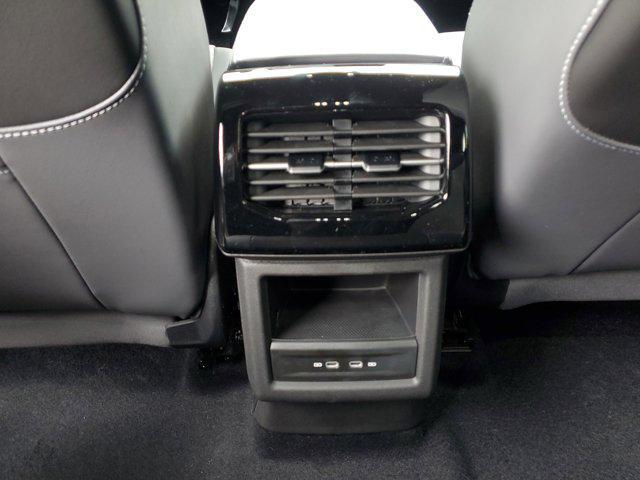 Photo of 2025 Silver Mist Metallic Volkswagen ID.4