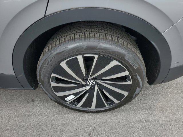 Photo of 2025 Silver Mist Metallic Volkswagen ID.4