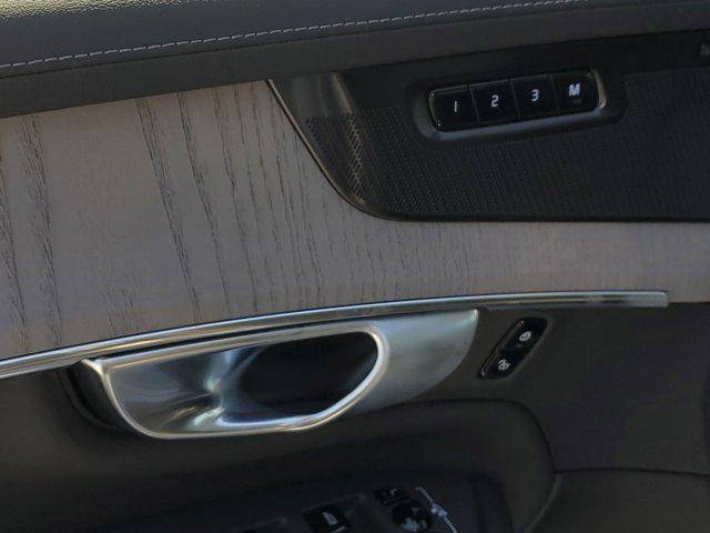 Photo of 2025 Denim Blue Metallic Volvo XC90