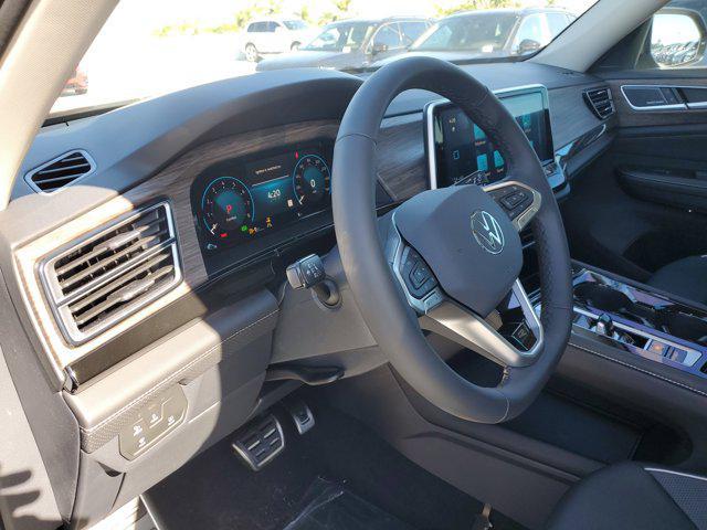 Photo of 2025 Pure Gray Volkswagen Atlas