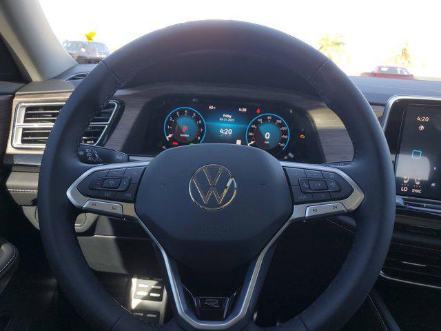 Photo of 2025 Pure Gray Volkswagen Atlas