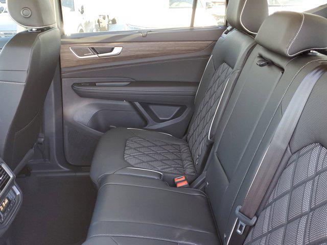 Photo of 2025 Pure Gray Volkswagen Atlas