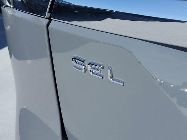 Photo of 2025 Pure Gray Volkswagen Atlas