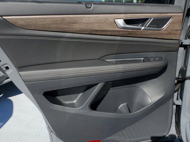 Photo of 2025 Pure Gray Volkswagen Atlas