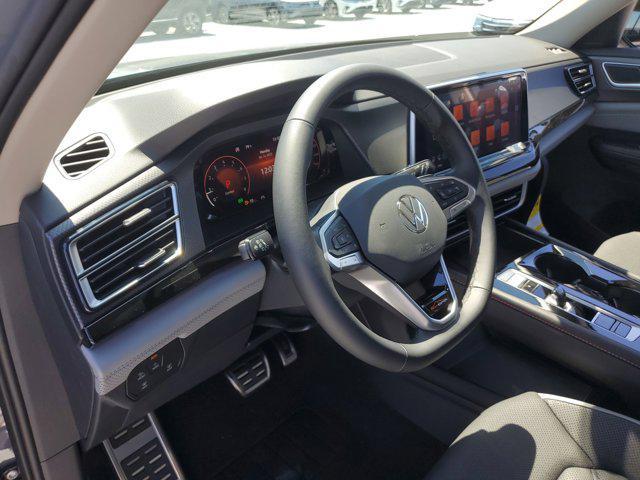 Photo of 2025 Deep Black Pearl Volkswagen Atlas