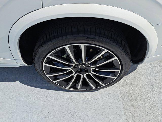 Photo of 2026 Crystal White Pearl Volvo XC90