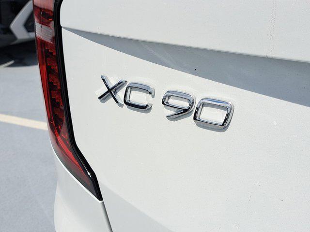 Photo of 2026 Crystal White Pearl Volvo XC90