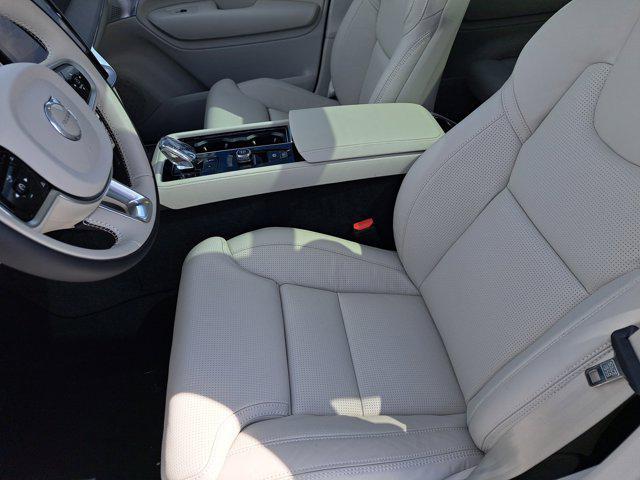 Photo of 2026 Crystal White Pearl Volvo XC90