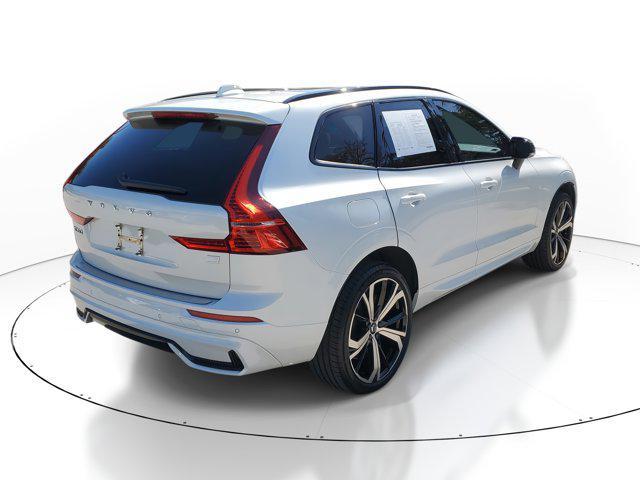 Photo of 2022 Crystal White Metallic Volvo XC60 Recharge Plug-In Hybrid