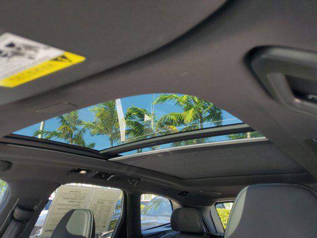 Photo of 2022 Crystal White Metallic Volvo XC60 Recharge Plug-In Hybrid