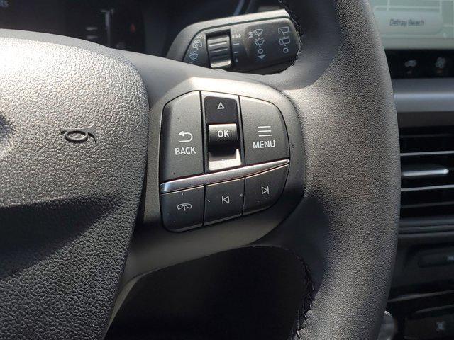 Photo of 2024 Silver Metallic Ford Escape