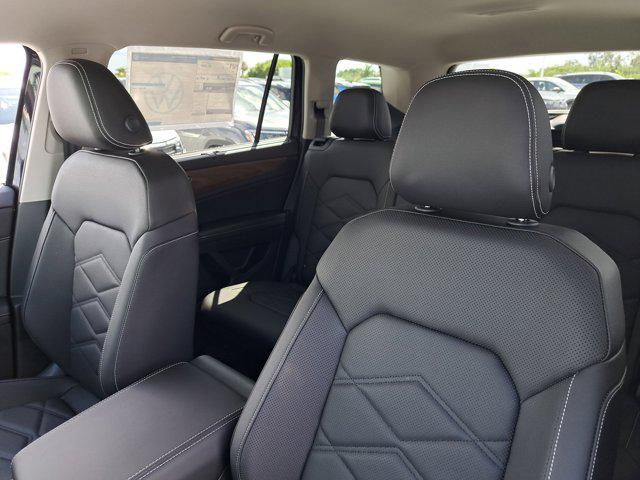 Photo of 2025 Deep Black Pearl Volkswagen Atlas