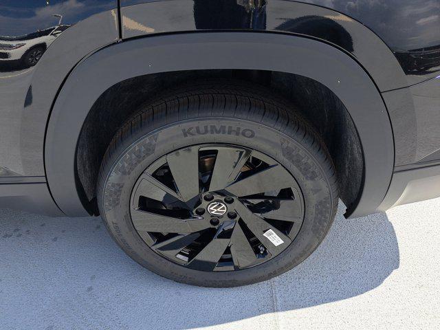 Photo of 2025 Deep Black Pearl Volkswagen Atlas