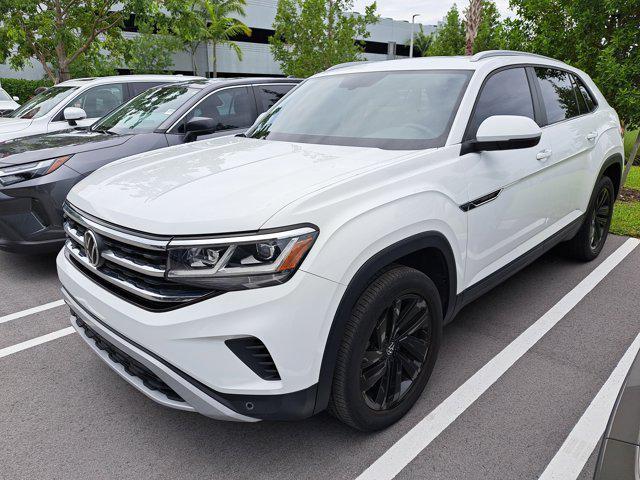 Photo of 2021 Pure White Volkswagen Atlas Cross Sport