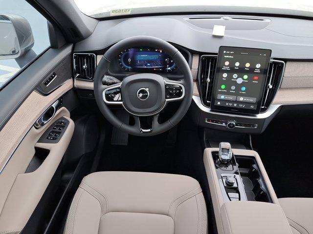 Photo of 2025 Bright Dusk Metallic Volvo XC90