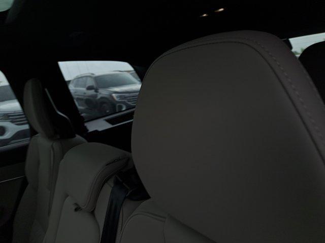 Photo of 2025 Bright Dusk Metallic Volvo XC90